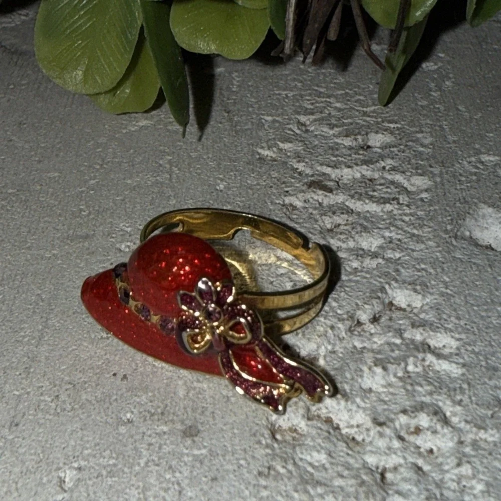 Vintage Red Hat Society Ring Adjustable Gold Tone‎ Band